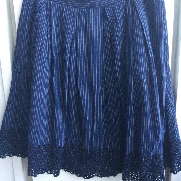 Navy and white Banana Republic A-line skirt with pockets and black floral lace - Picture 1 of 2